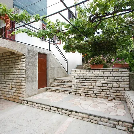 Zana Διαμέρισμα