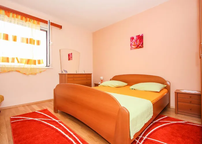 Apartment Zana *